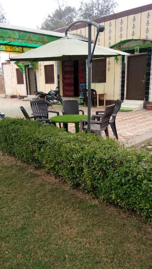 Radha Krishna Dham Villa Vrindavan Bagian luar foto